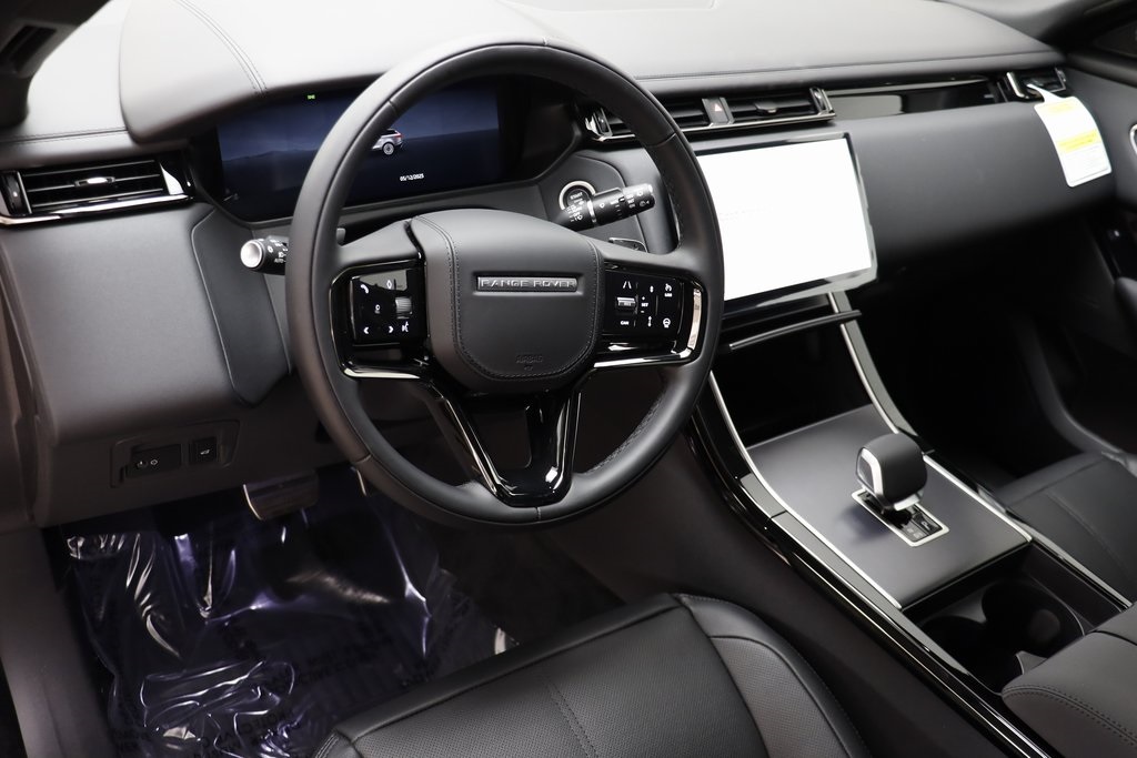 2026 Land Rover Range Rover Velar SE photo 7