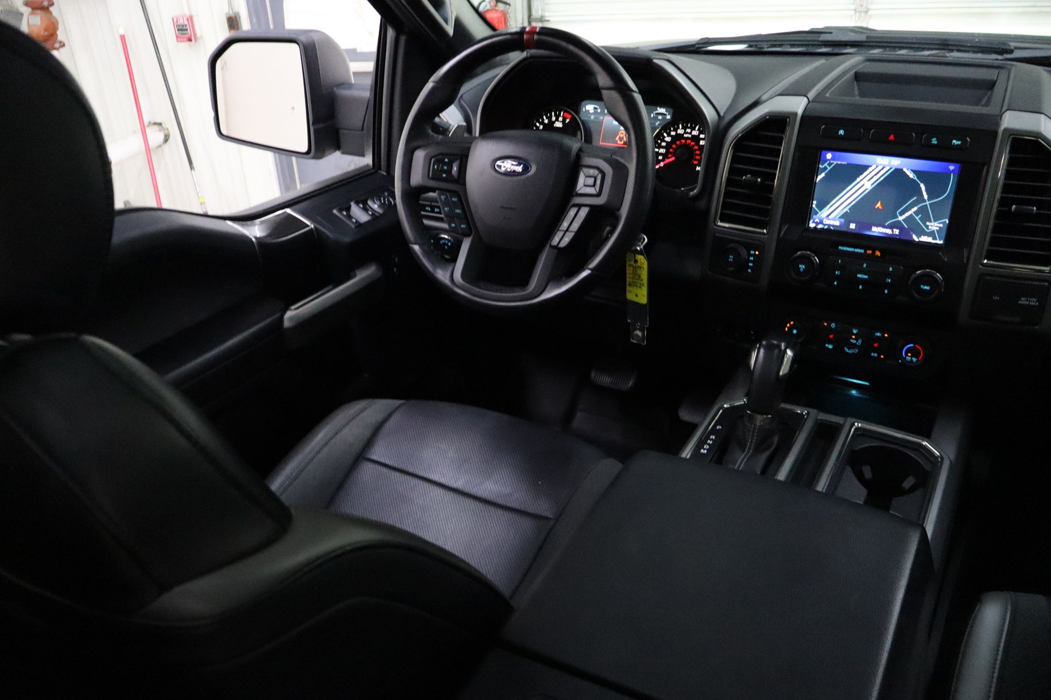 2020 Ford F-150 Raptor photo 25