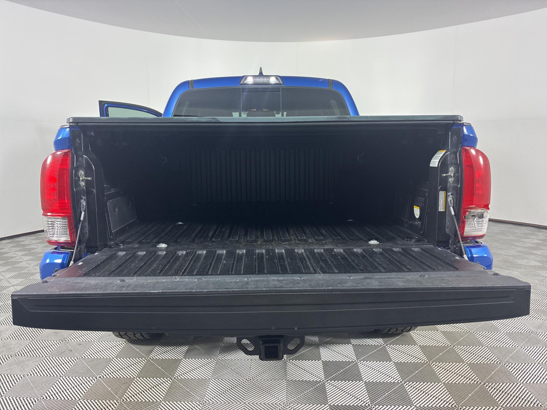 2017 Toyota Tacoma TRD photo 20