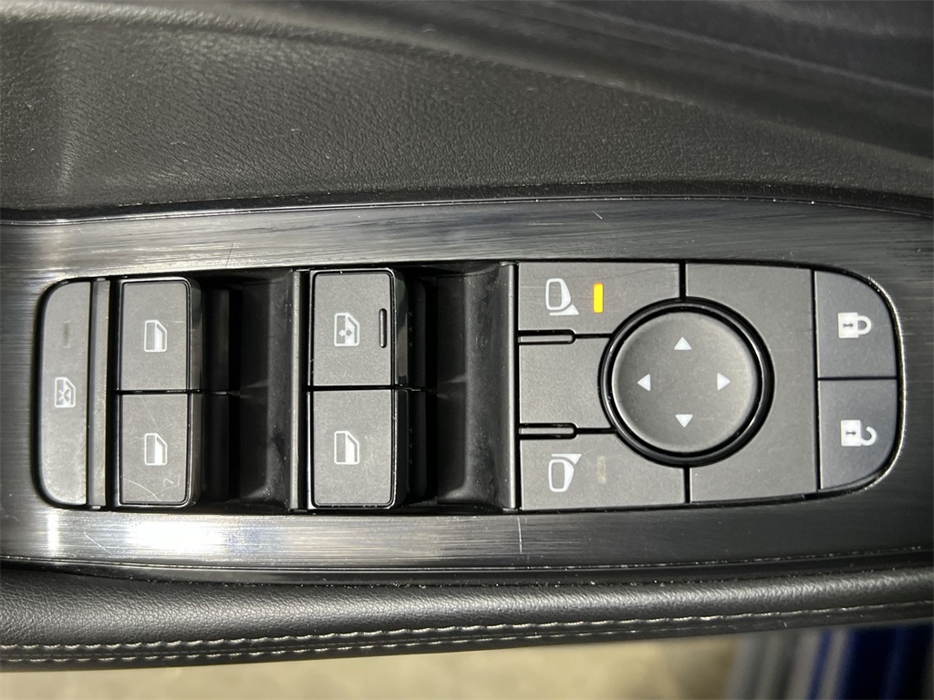 2024 Nissan Rogue SV photo 14