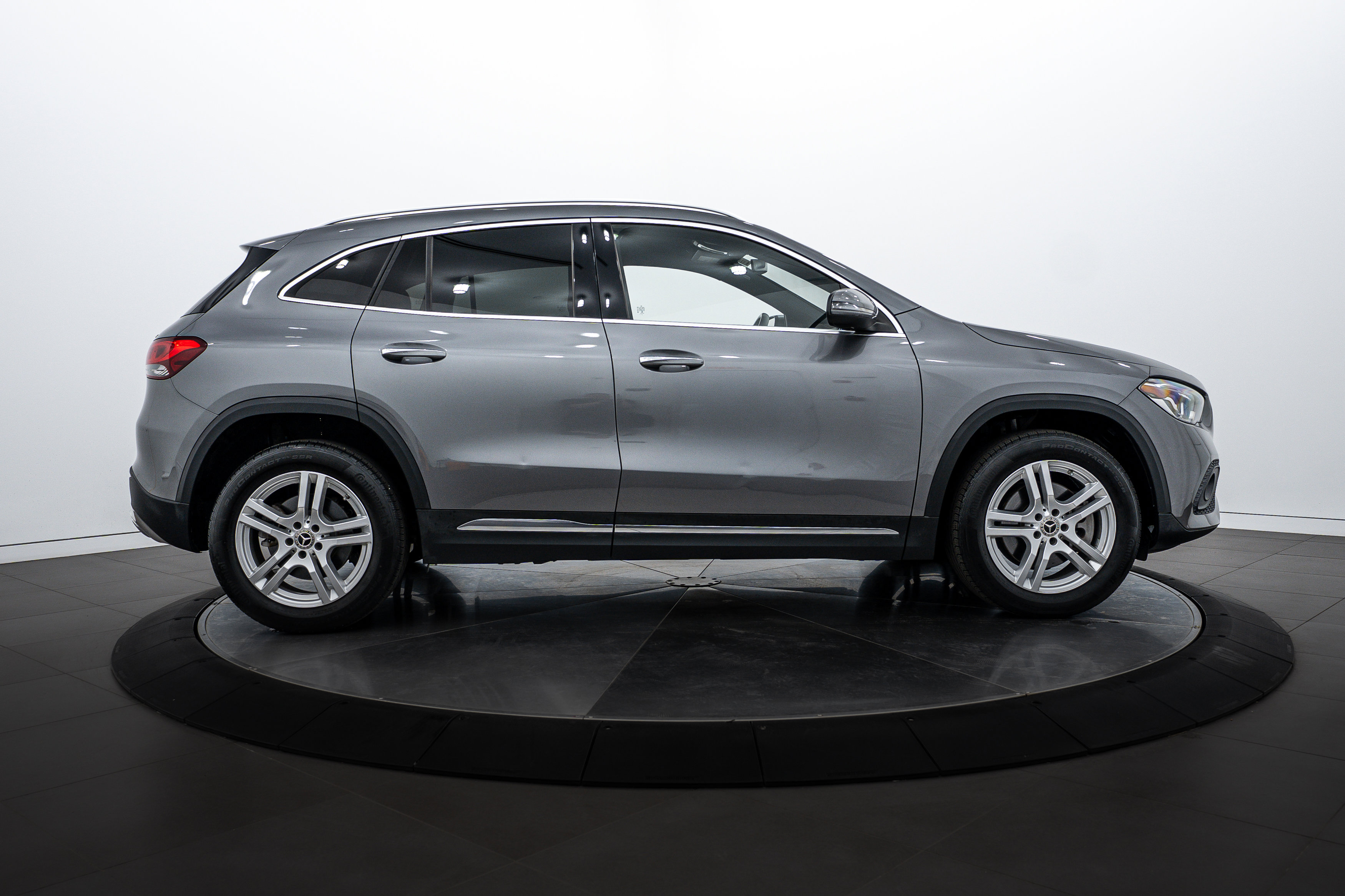 2021 Mercedes Benz GLA 250 4MATIC photo 2