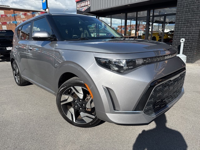 2023 Kia Soul GT-Line photo 2