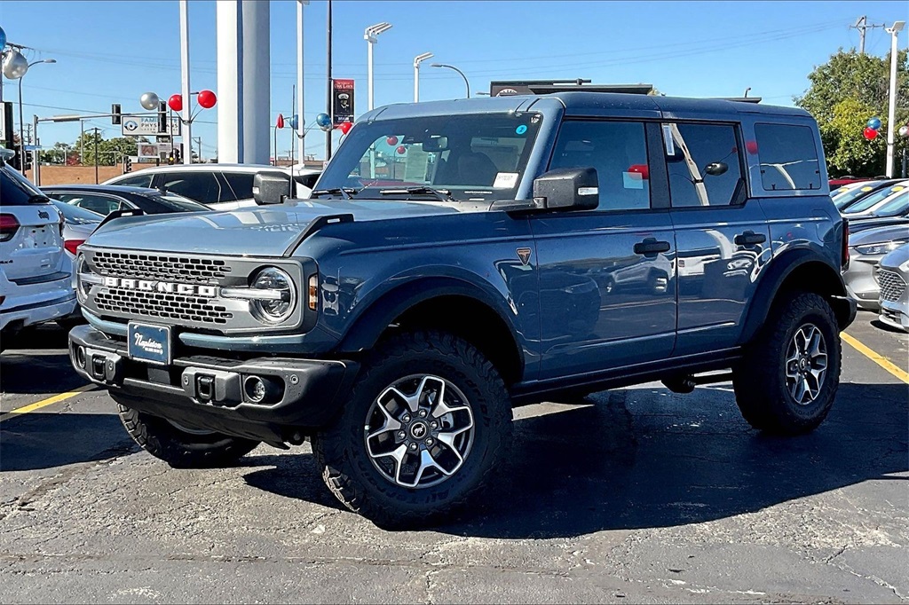 2025 Ford Bronco Badlands photo 2