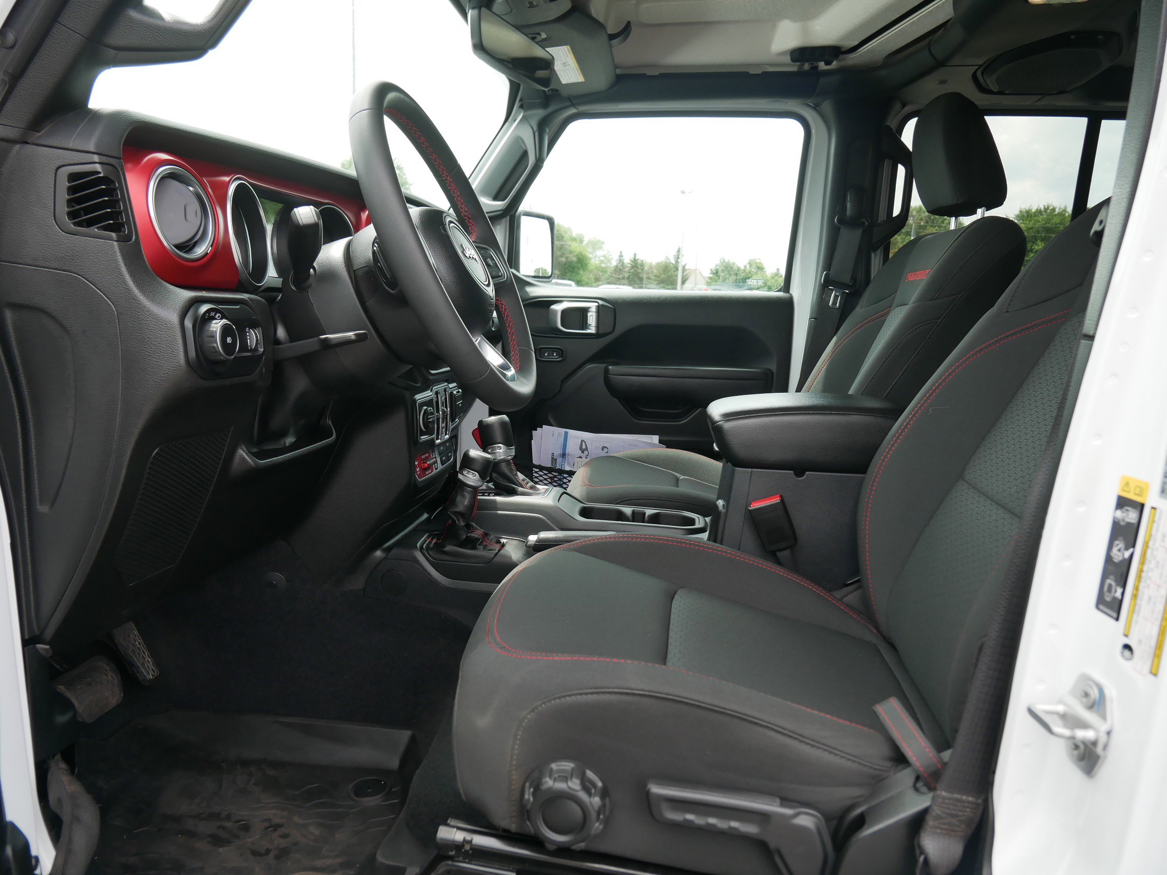 2023 Jeep Wrangler Rubicon photo 10