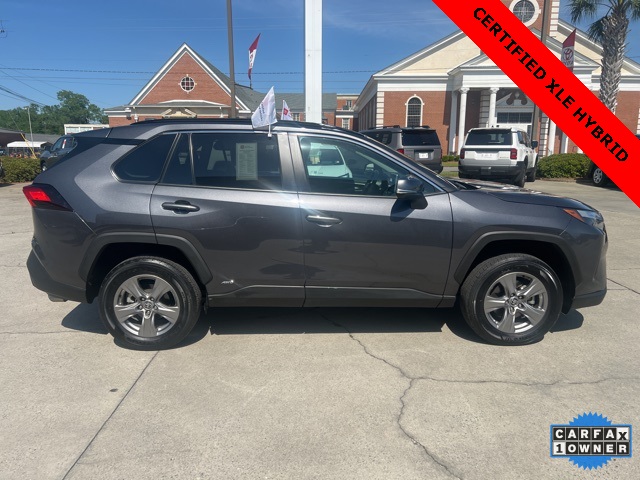 2024 Toyota RAV4 Hybrid XLE photo 4
