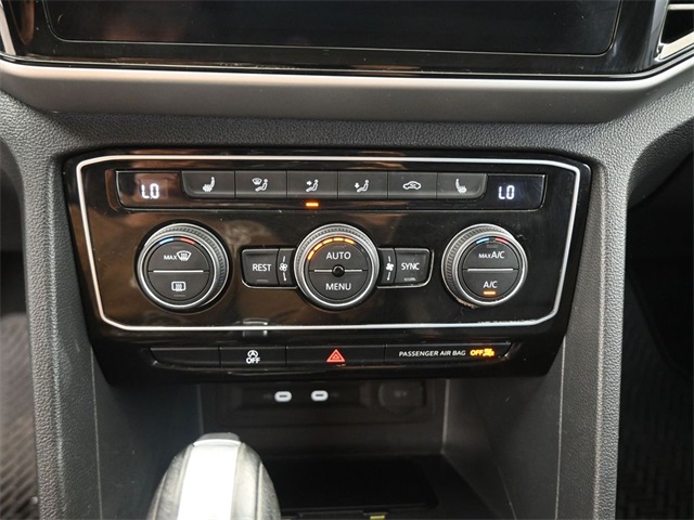 2023 Volkswagen Atlas V6 SEL Premium R-Line photo 3