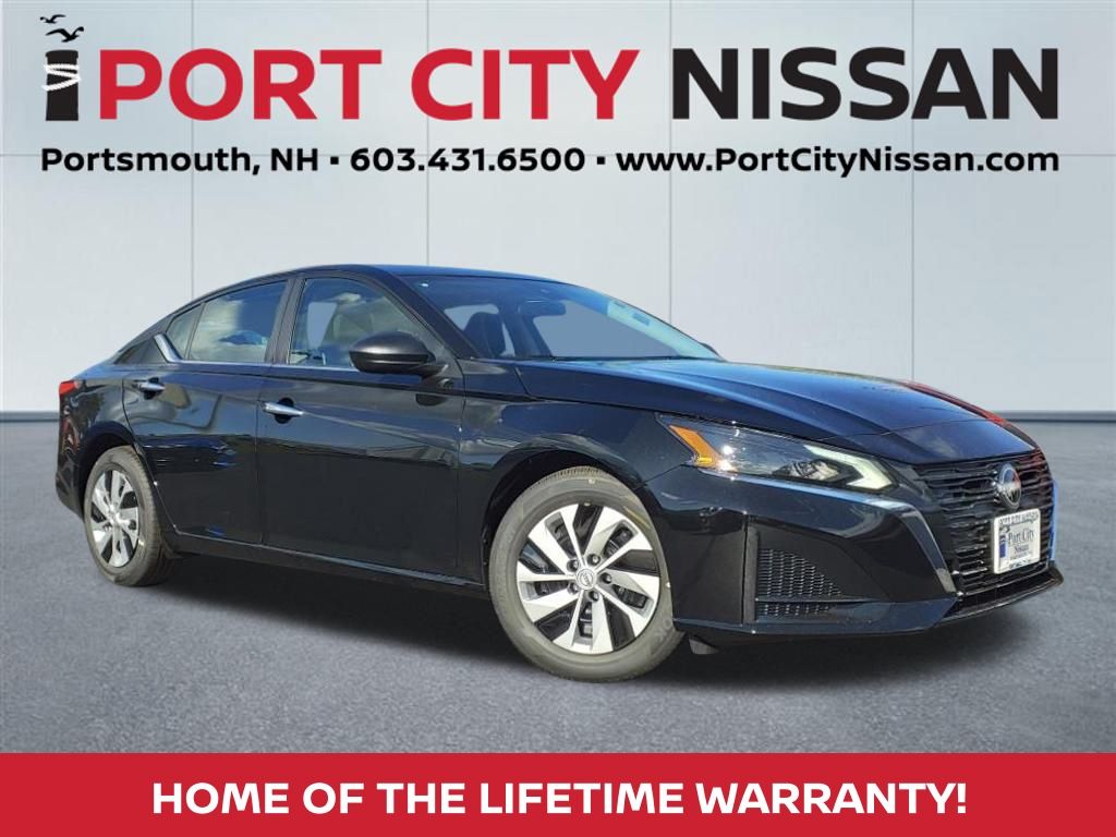 2025 Nissan Altima S's photo