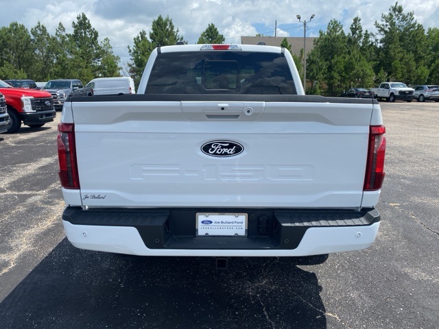 2025 Ford F-150 XLT photo 14