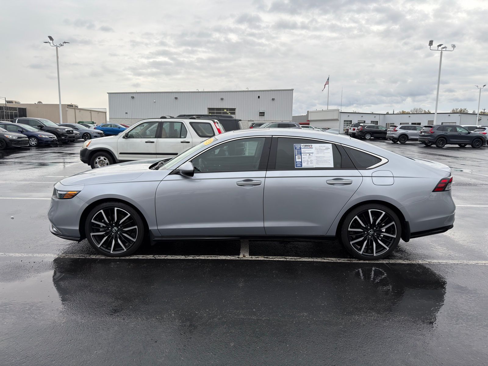 2023 Honda Accord Hybrid Touring photo 3