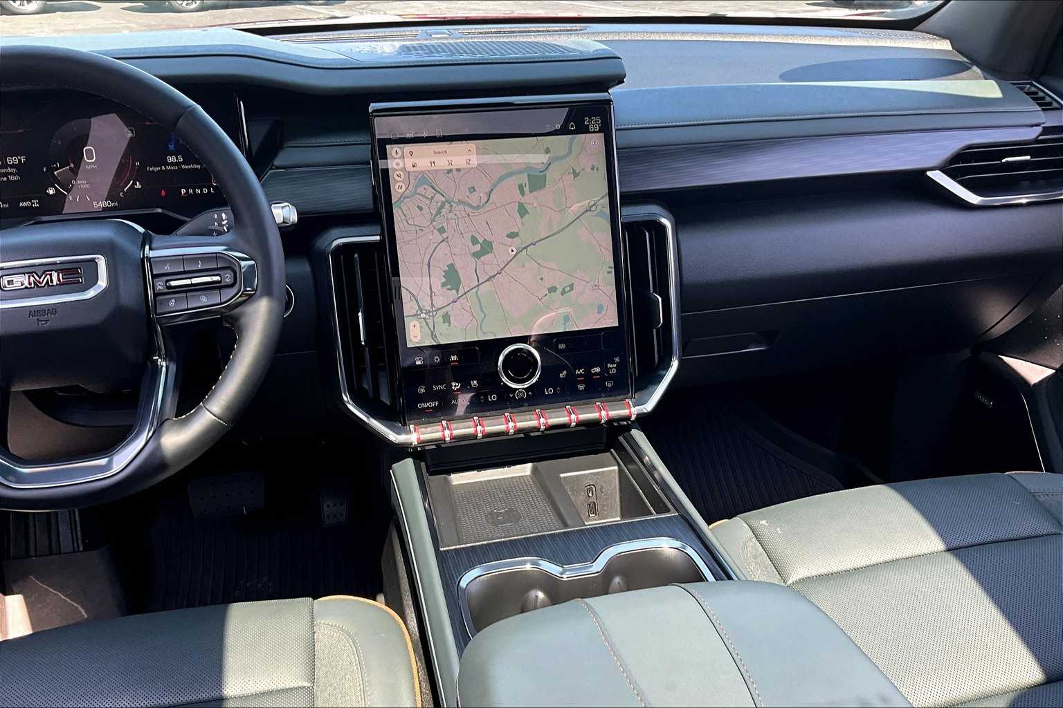 2024 Gmc Acadia AT4 photo 17
