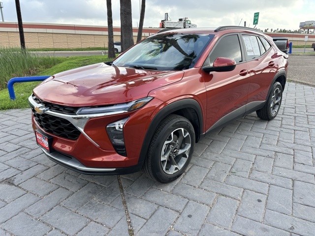 2024 Chevrolet Trax LT photo 3