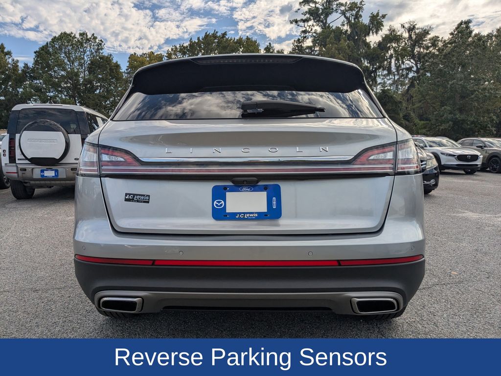 2022 Lincoln Nautilus Standard photo 2