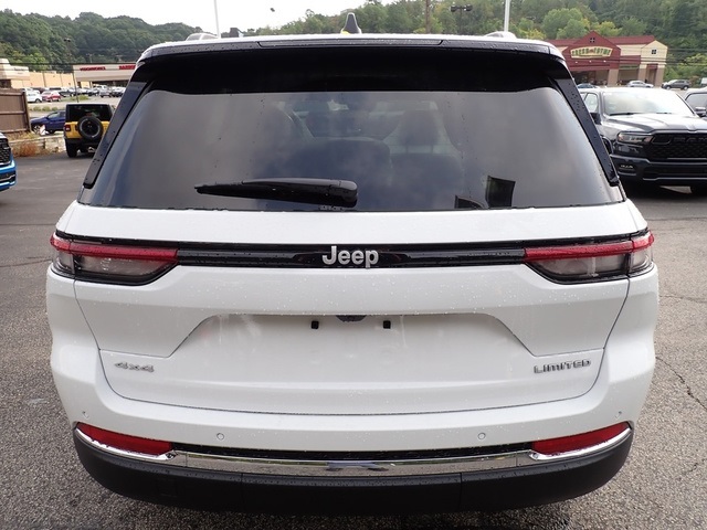 2025 Jeep Grand Cherokee Limited photo 3