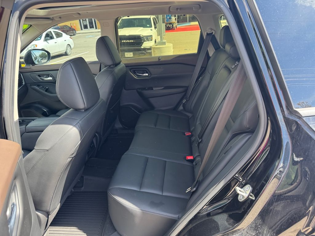 2023 Nissan Rogue SL photo 19