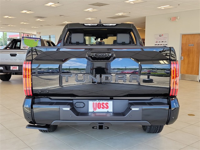 2025 Toyota Tundra Platinum CrewMax photo 3