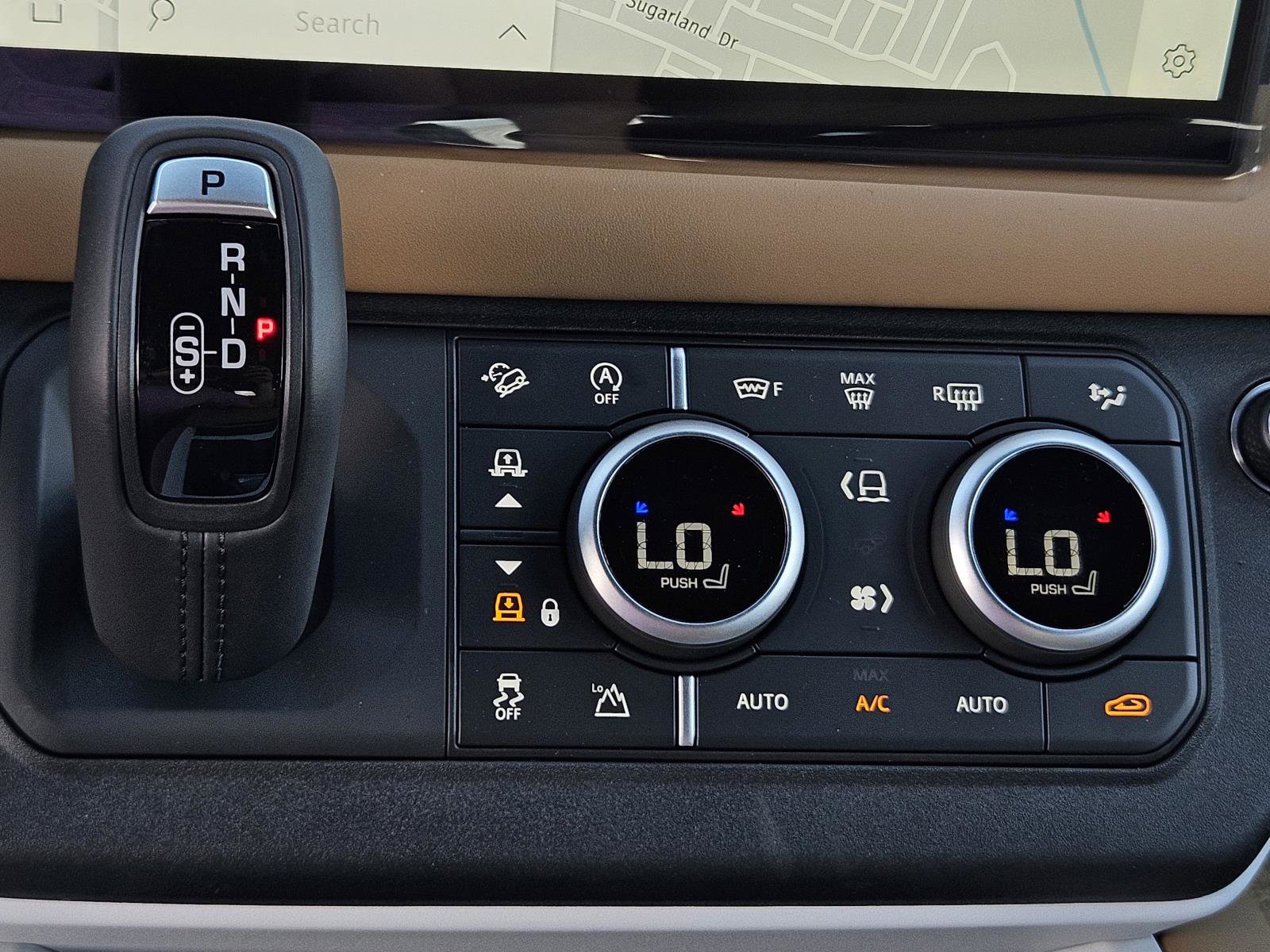 2025 Land Rover Defender 110 X-Dynamic SE photo 17