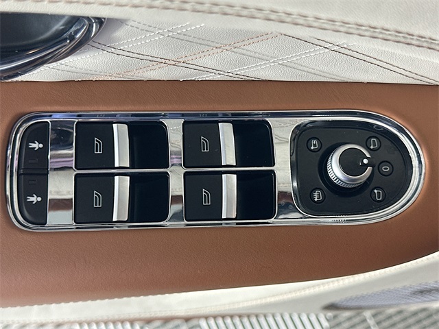 2023 Bentley Bentayga EWB Azure First Edition photo 17