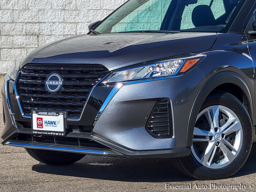 2023 Nissan Kicks S photo 2