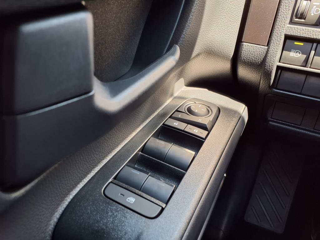 2025 Toyota 4Runner SR5 photo 24