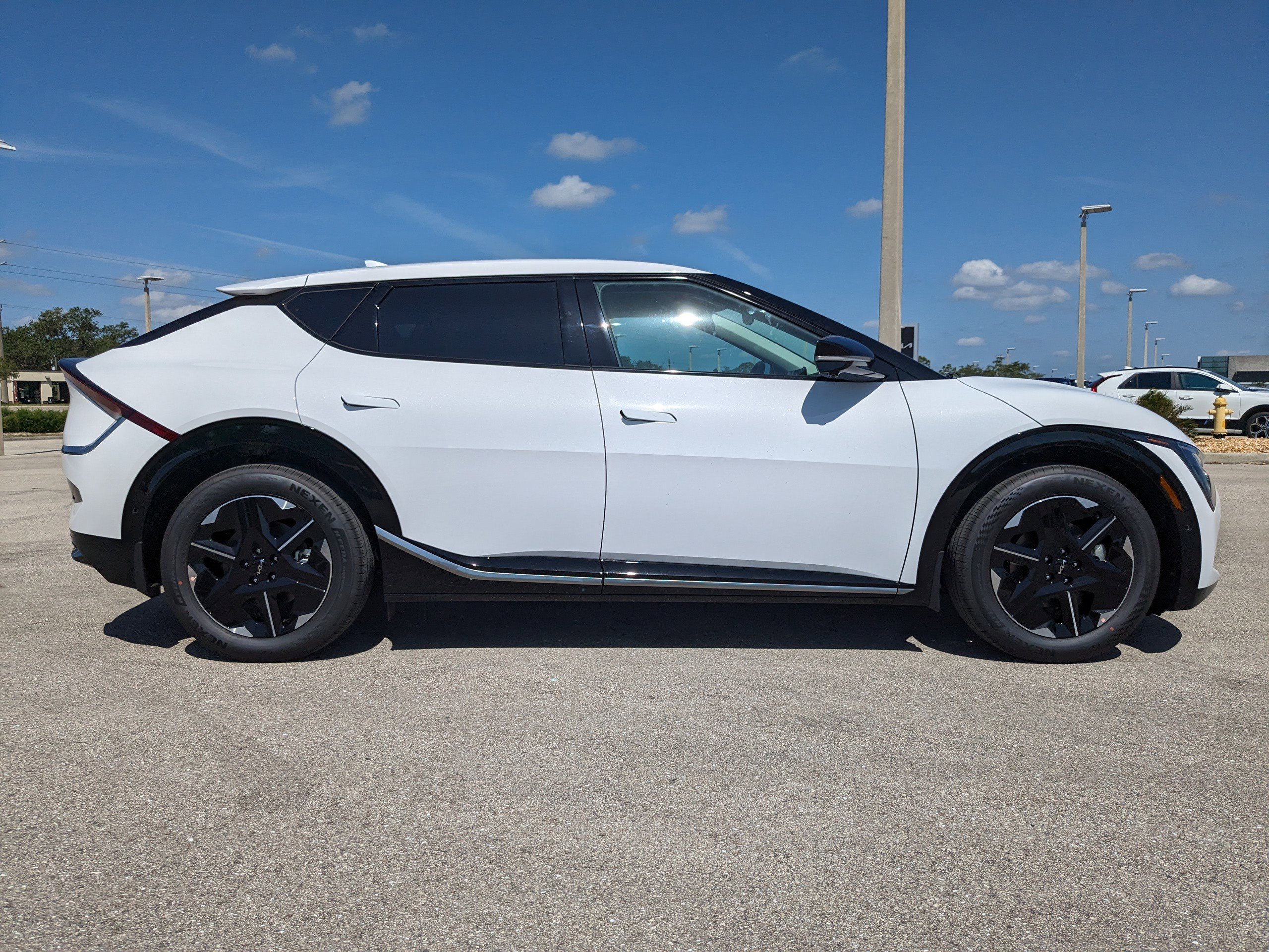 2025 Kia EV6 Wind photo 4