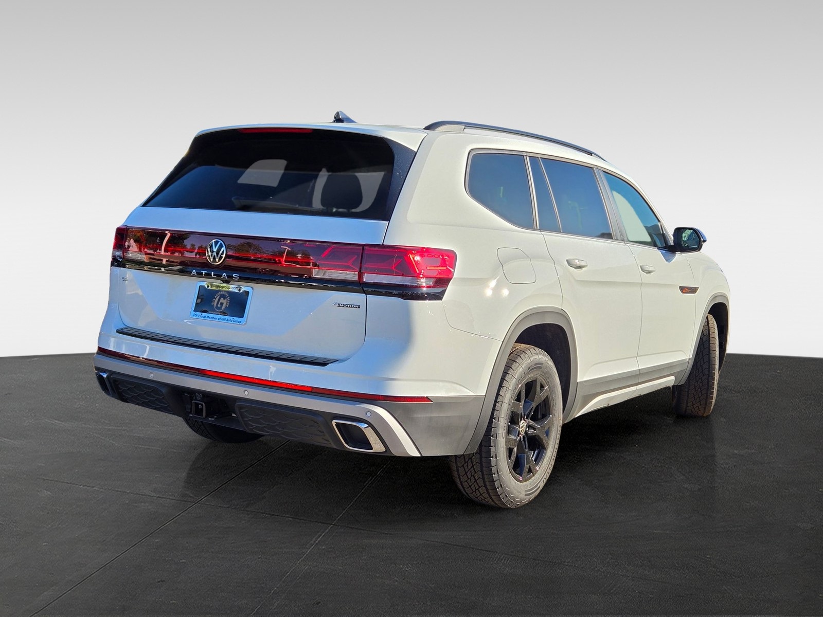 2025 Volkswagen Atlas SE Technology Peak Edition photo 2