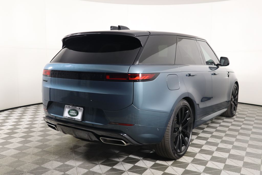 2025 Land Rover Range Rover Sport SE photo 5