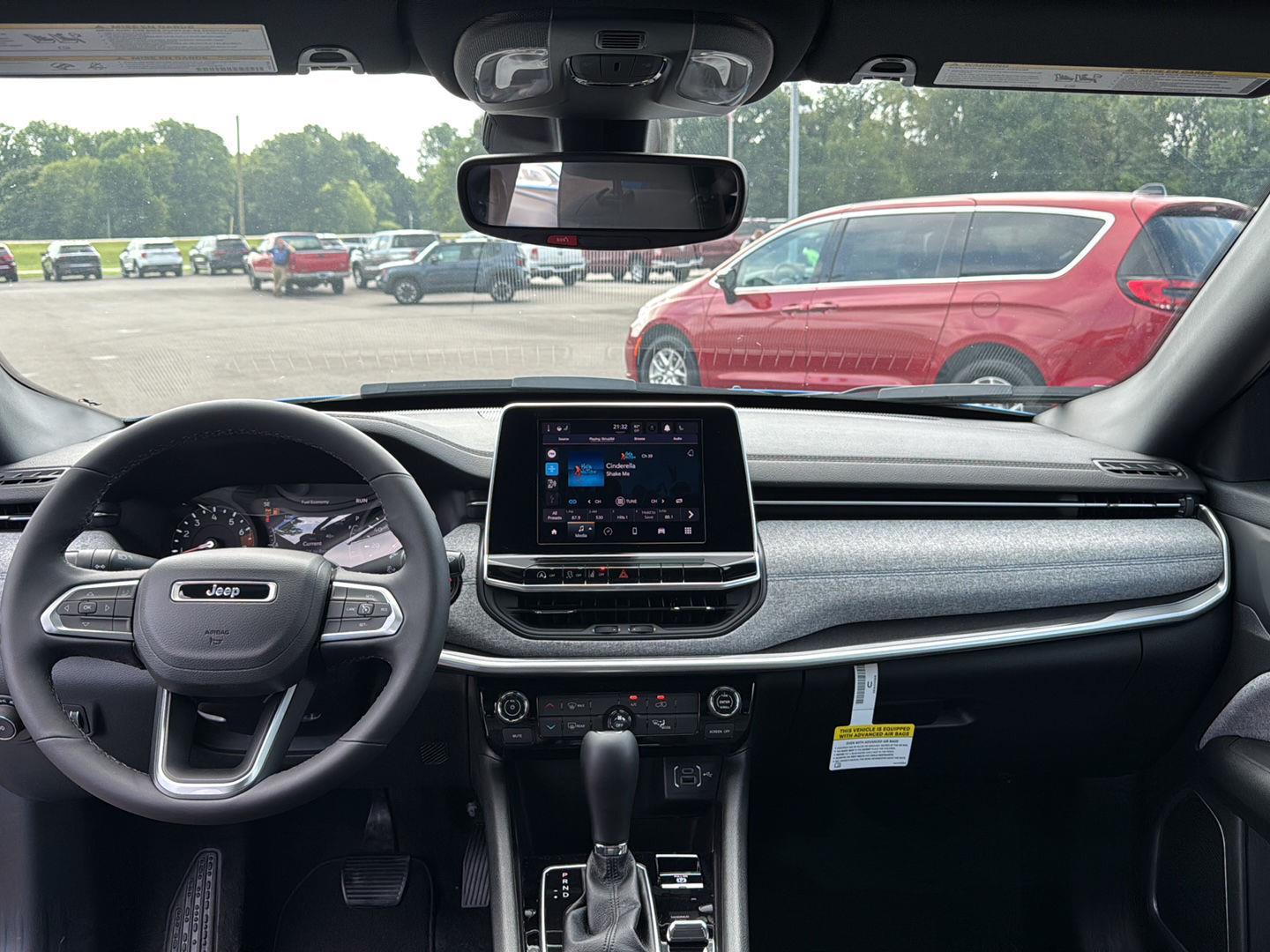 2025 Jeep Compass Latitude photo 5