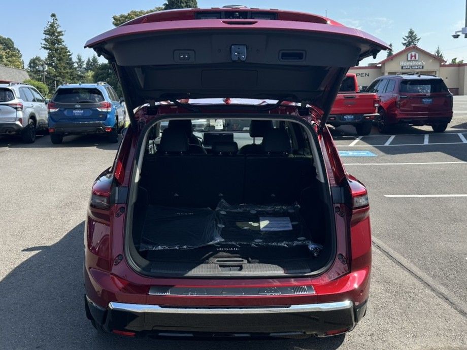 2026 Nissan Rogue Platinum photo 9