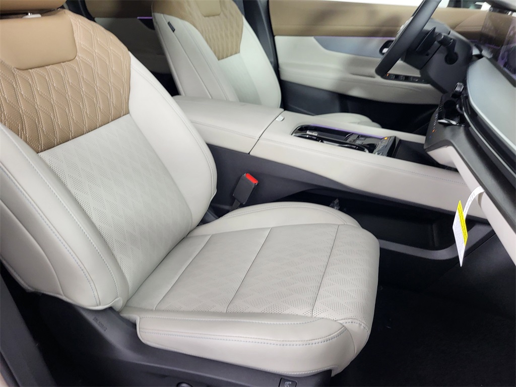 2025 Nissan Murano Platinum photo 18