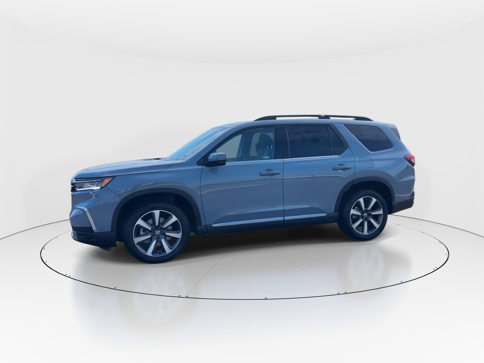 2025 Honda Pilot Touring photo 5
