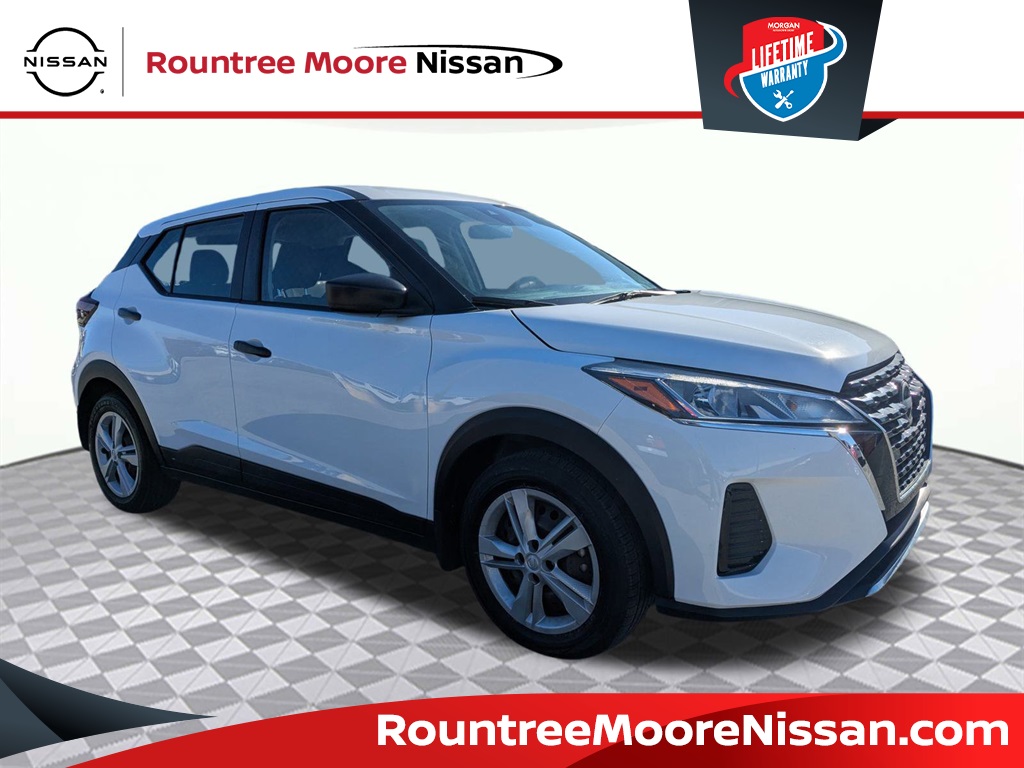 2023 Nissan Kicks S's photo