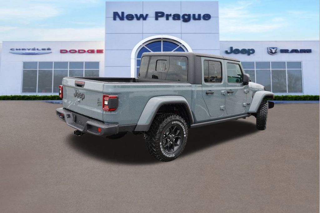 2025 Jeep Gladiator Willys photo 2