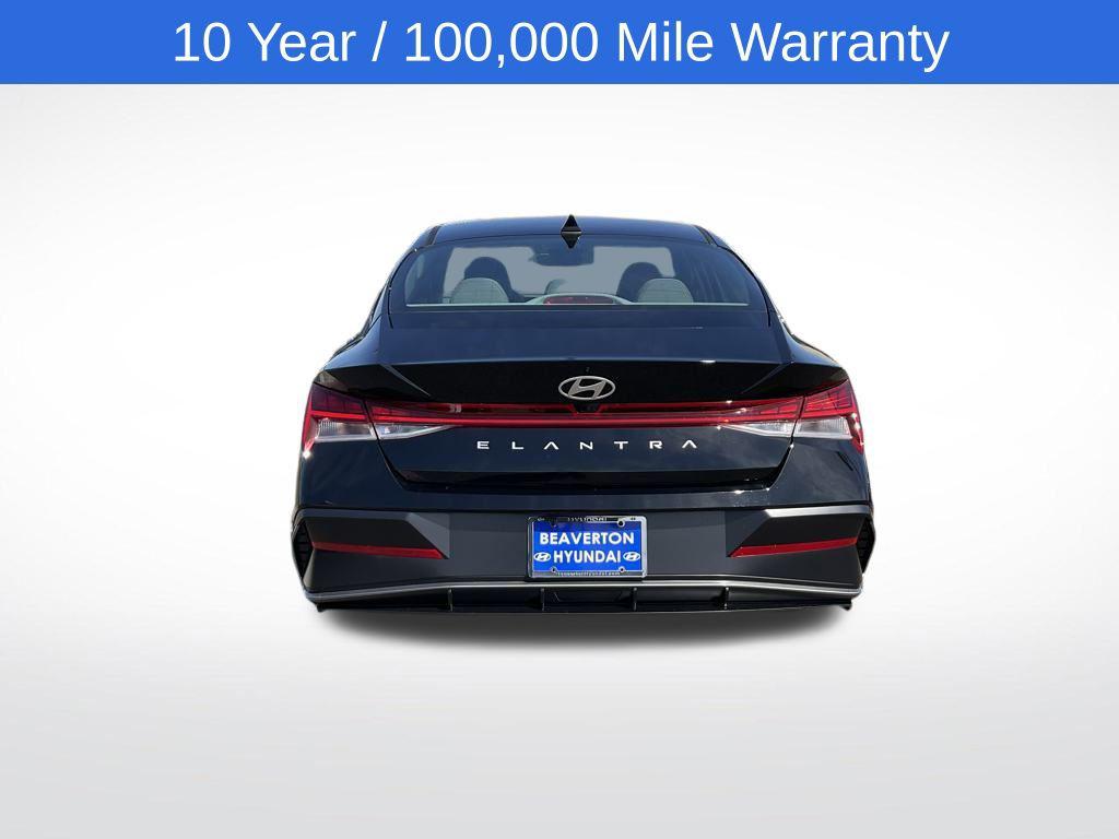 2025 Hyundai Elantra SEL Convenience photo 8