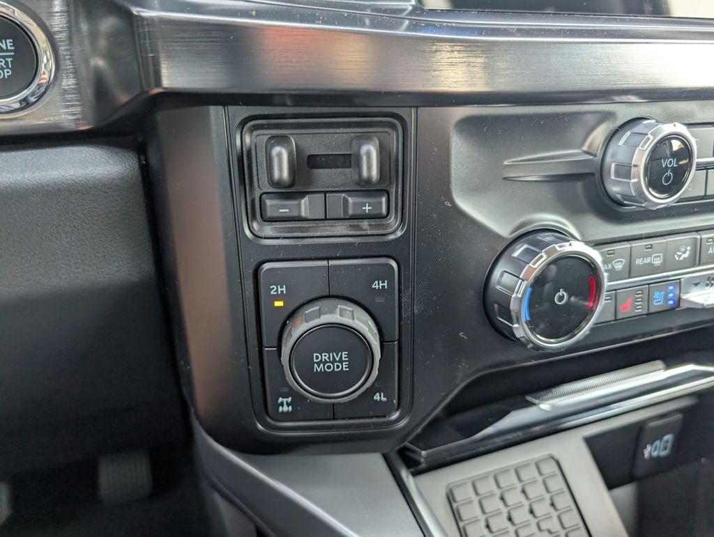 2026 Ford F-250 Lariat photo 11