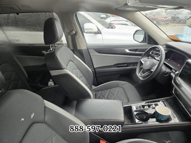 2024 Volkswagen Atlas Peak Edition SE Technology photo 2