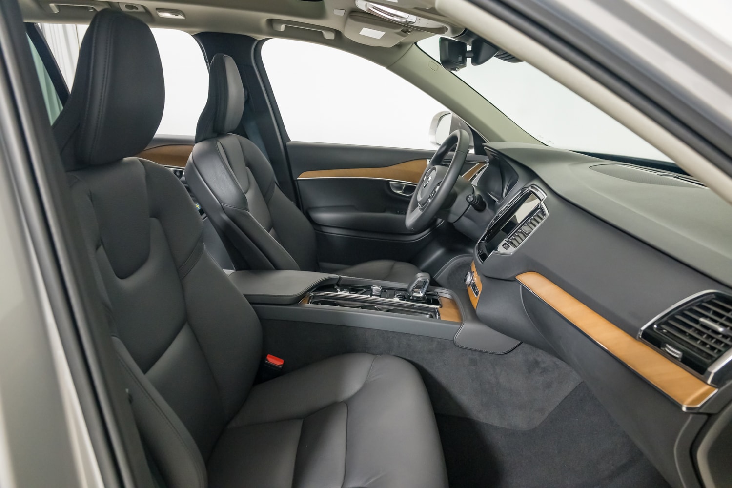 2024 Volvo XC90 B5 Plus photo 30