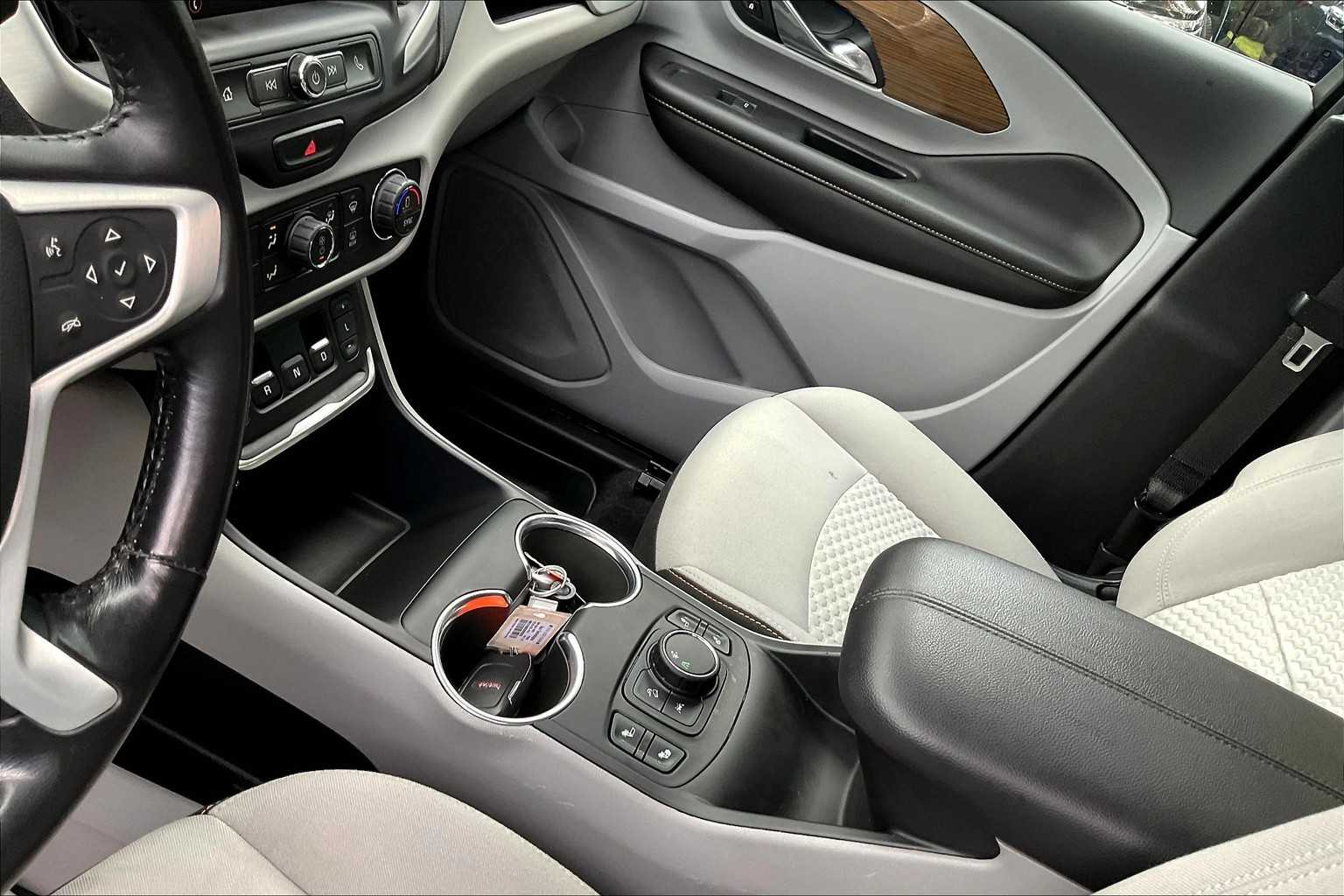 2020 Gmc Terrain SLE photo 13