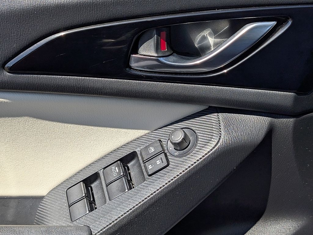2015 Mazda Mazda3 s Grand Touring photo 24