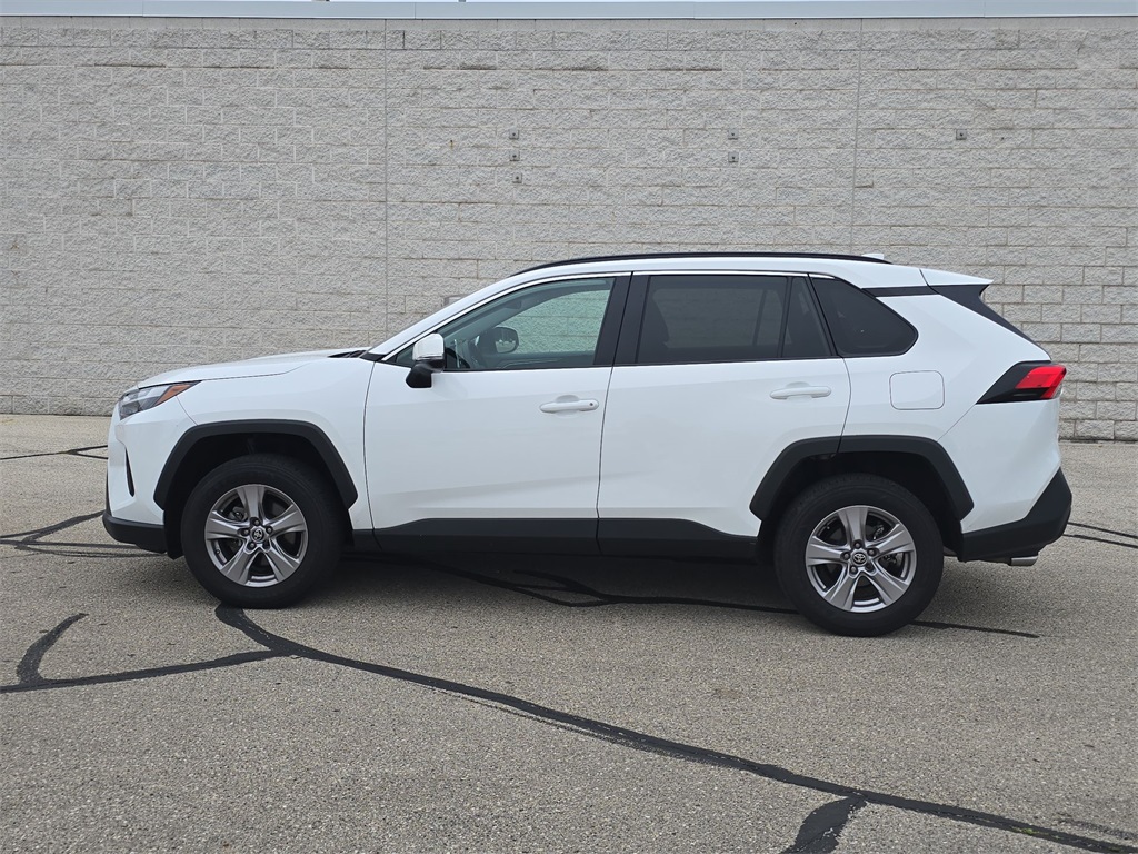 2024 Toyota RAV4 XLE photo 10