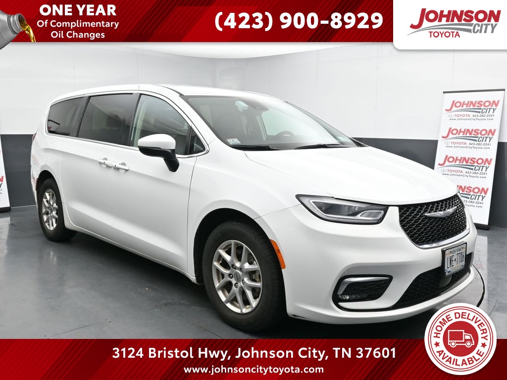 2023 Chrysler Pacifica Touring L's photo