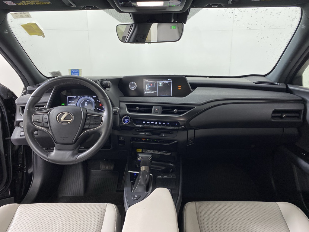 2020 Lexus UX 250h Premium photo 3