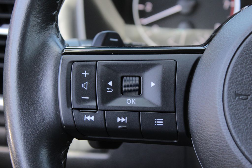 2023 Nissan Rogue SL photo 26