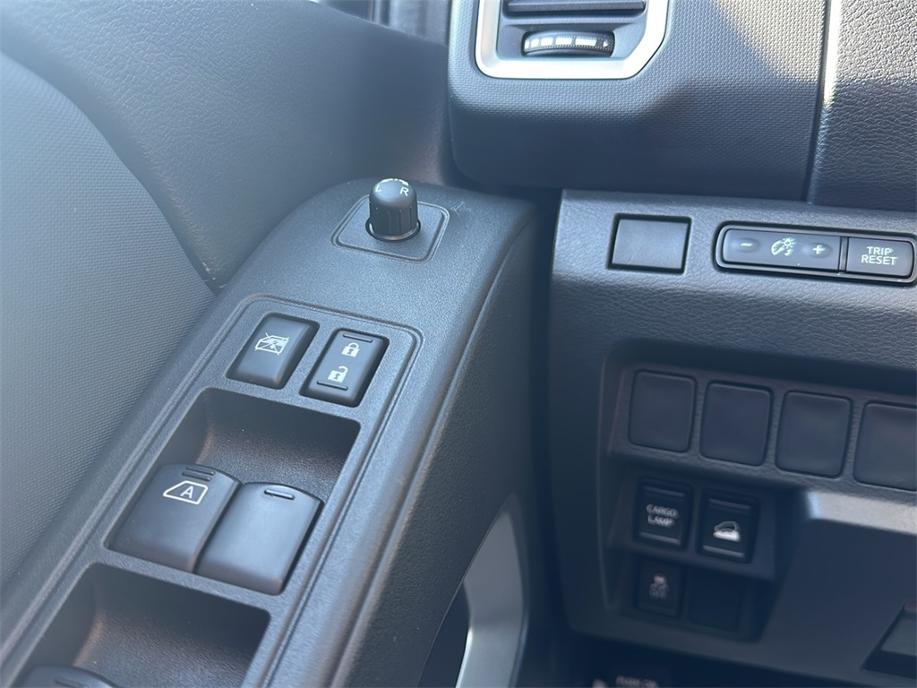 2023 Nissan Frontier Crew Cab SV photo 19