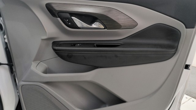 Used 2020  GMC SLT image 31