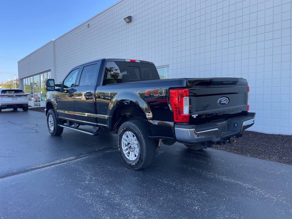 2017 Ford F-250 photo 2