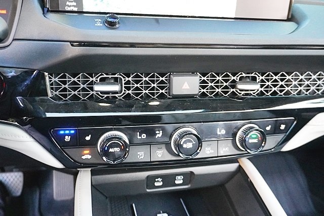 Used 2024 White Honda Touring image 27