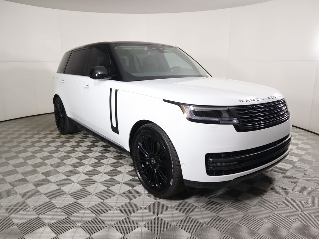 2025 Land Rover Range Rover SE photo 2