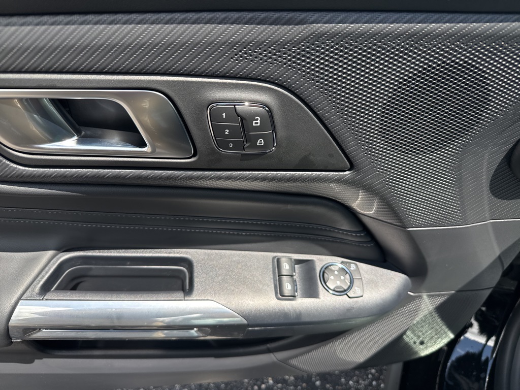 2025 Ford Mustang EcoBoost Premium photo 15