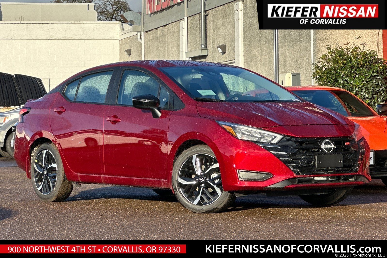 2025 Nissan Versa Sedan SR's photo