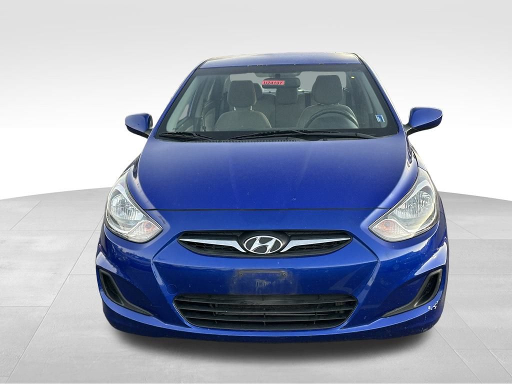 2013 Hyundai Accent GLS photo 2